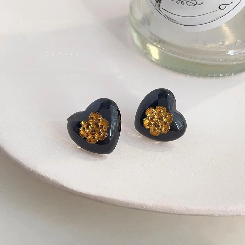 Designer Black Resin Heart Stud Earrings, Minimalist Style Commuter Jewelry