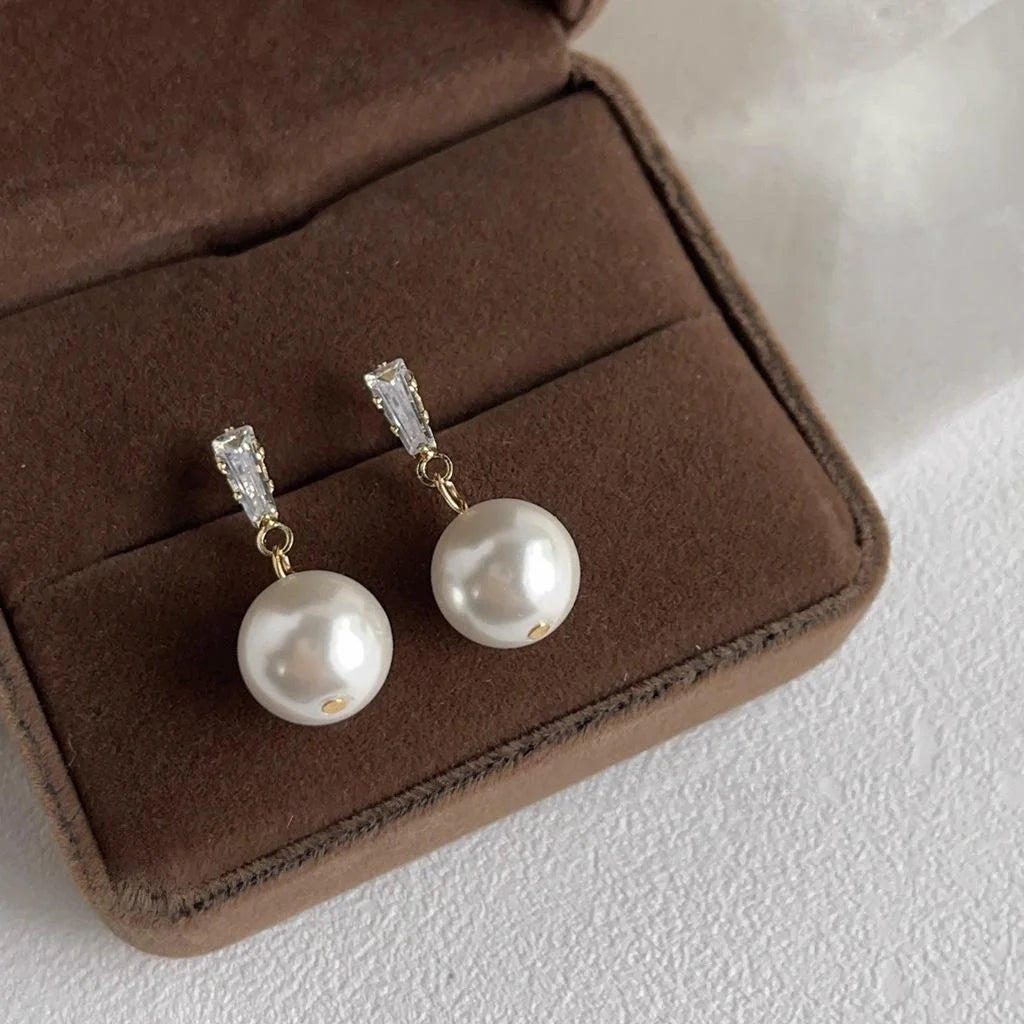 Elegant Pearl Geometric Copper Stud Earrings With Silver Plated Pins Minimalist Fashion Jewelry