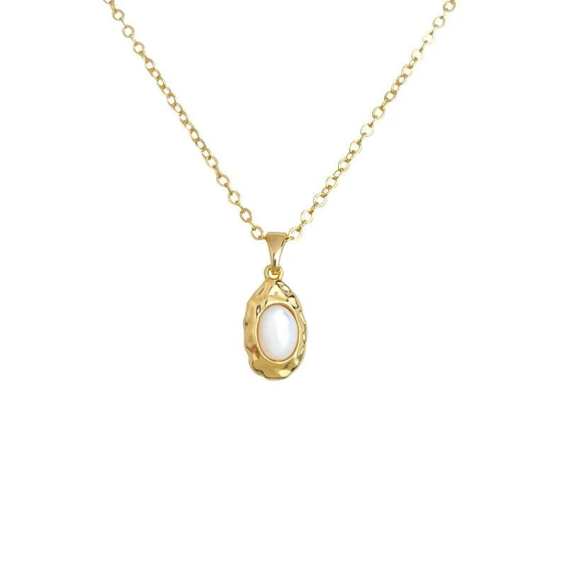 18K Gold Plated Copper Mother Of Pearl Oval Geometric Pendant Clavicle Necklace