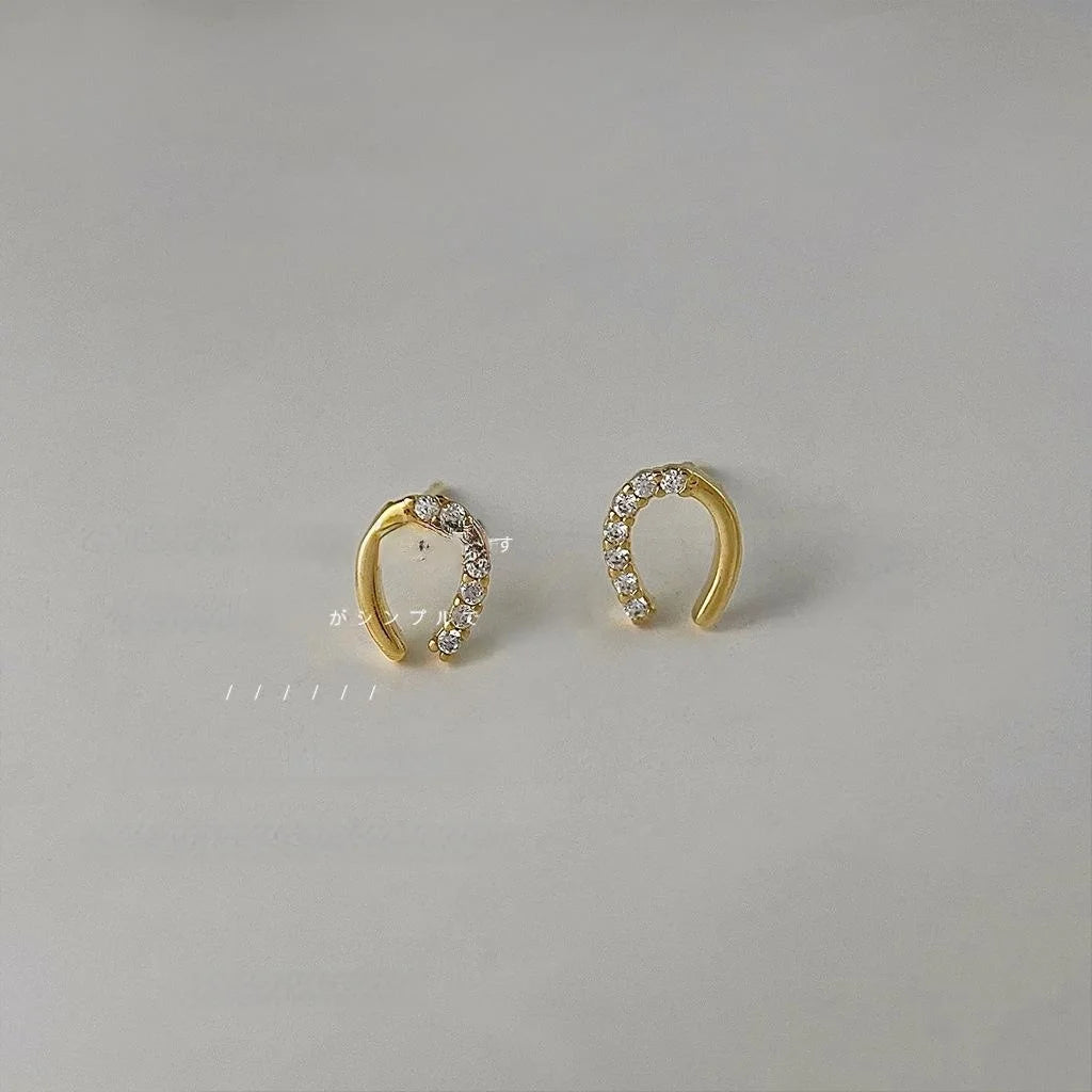 Minimalist Copper Micro Pave Zircon U Shape Horseshoe Stud Earrings For Women