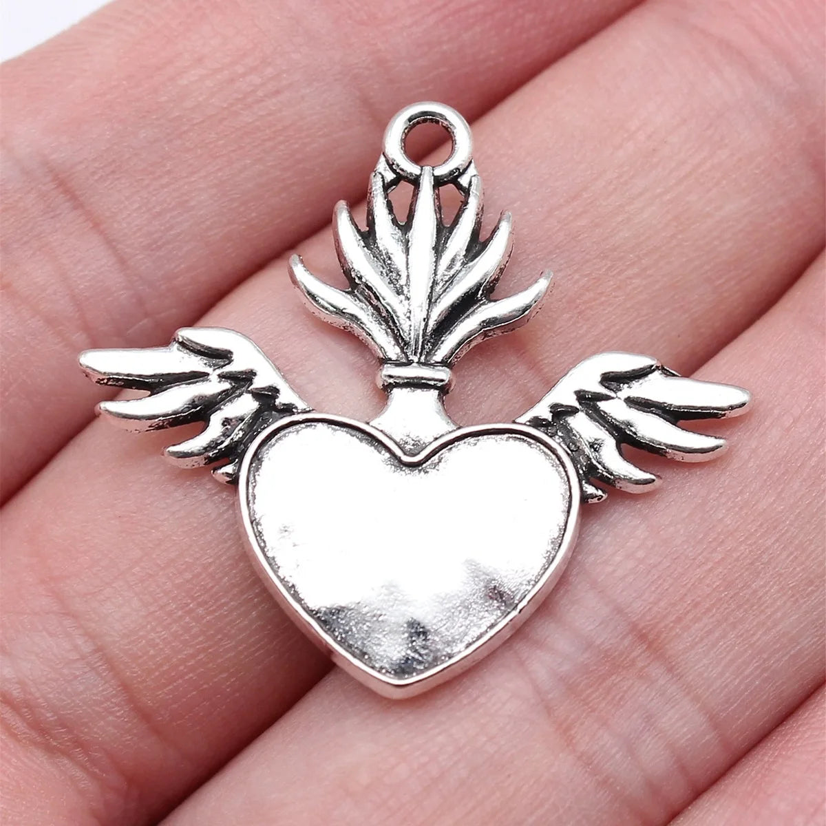 33x30mm 3.4g Antique Silver Zinc Alloy Gothic Heart Charm Pendant for DIY Necklace Bracelet Making