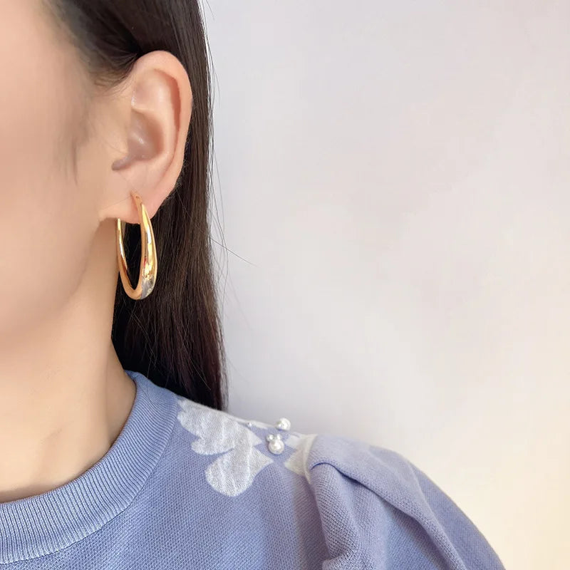 Elegant Gold Alloy Large Hoop Stud & Clip On No Piercing Minimalist Commuter Round Hoop Earrings