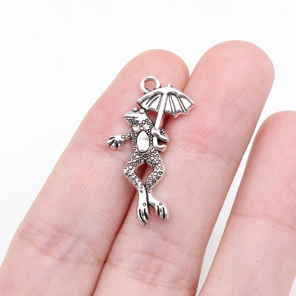 27x16mm 1.5g Antique Silver Zinc Alloy Frog with Umbrella Charm Pendant for DIY Jewelry Making