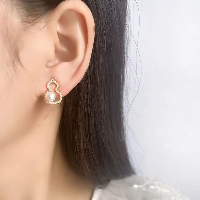 Elegant Gourd Outline Pearl Rhinestone Alloy Stud & Clip On No Piercing Women's Fashion Earrings