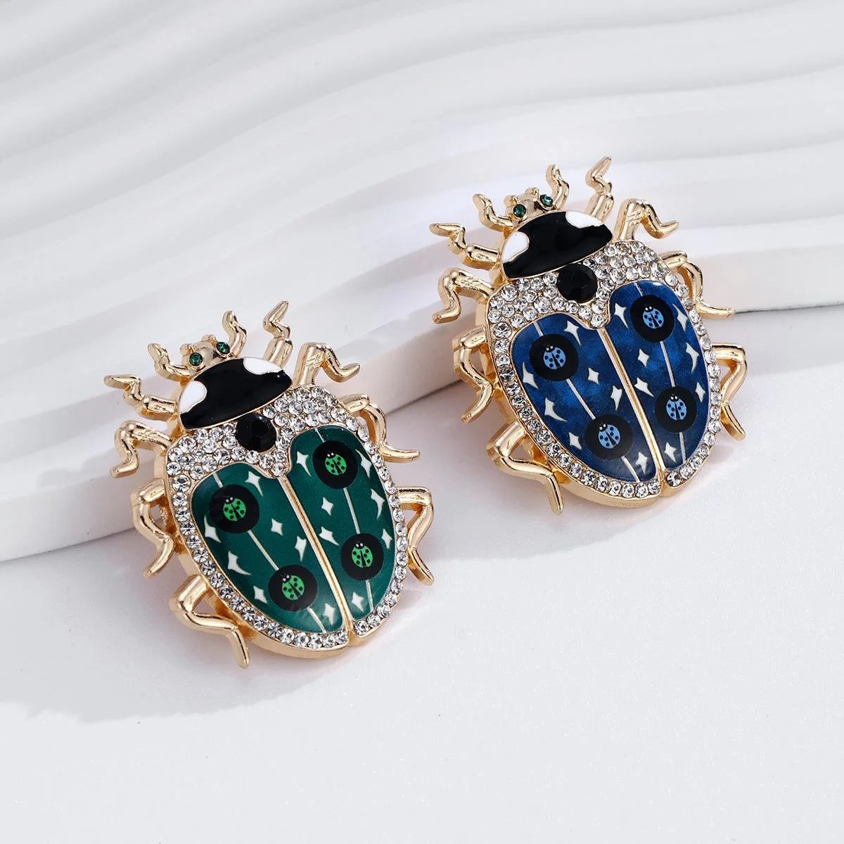 Cute Enamel Ladybug Brooch With Rhinestone Wings, Gold Tone Alloy Insect Lapel Pin Corsage Gift