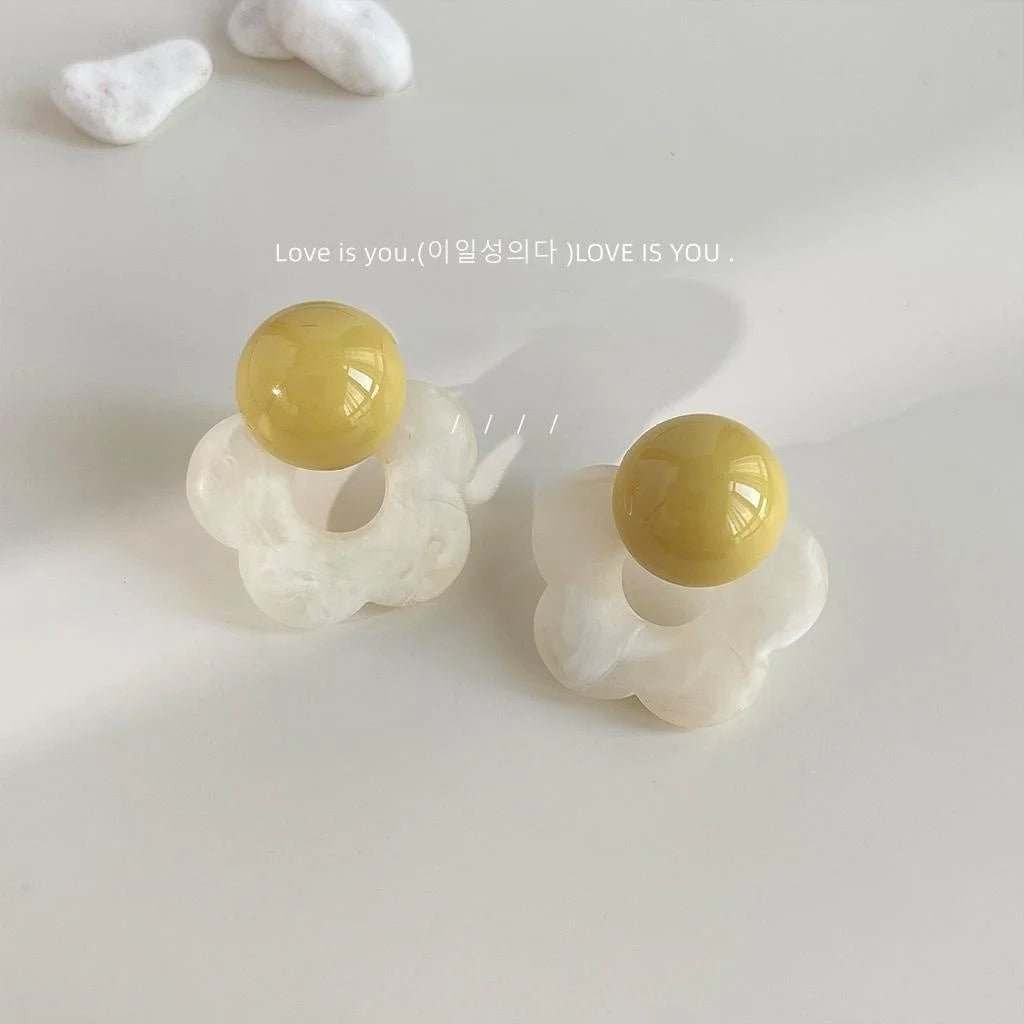 Sweet Warm Tone Resin Flower Stud Earrings With Silver Plated Pins