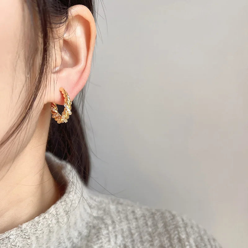Luxury Gold Tone Twisted Hoop Zircon Alloy Stud & Clip On No Piercing Spiral Huggie Circle Earrings