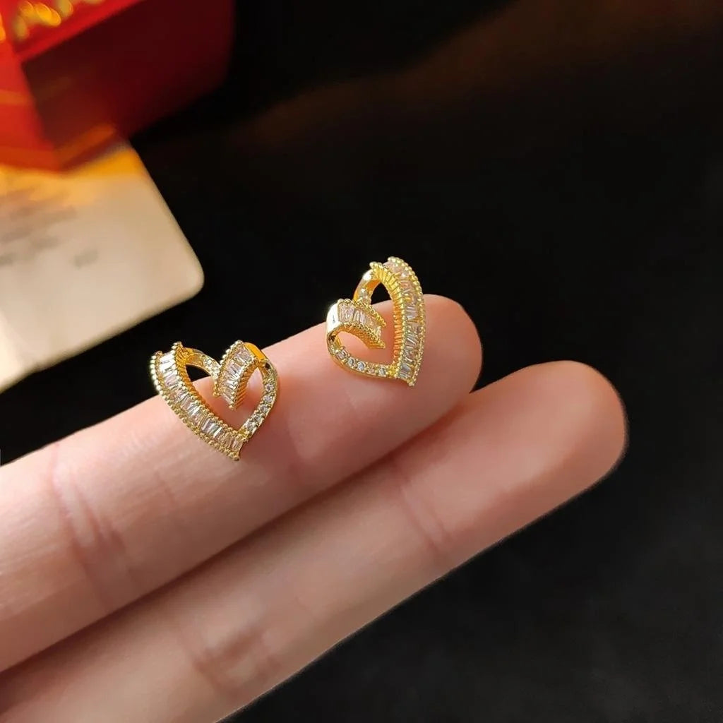 French Vintage 14K Plated Copper Irregular Heart Zircon Stud Earrings For Women