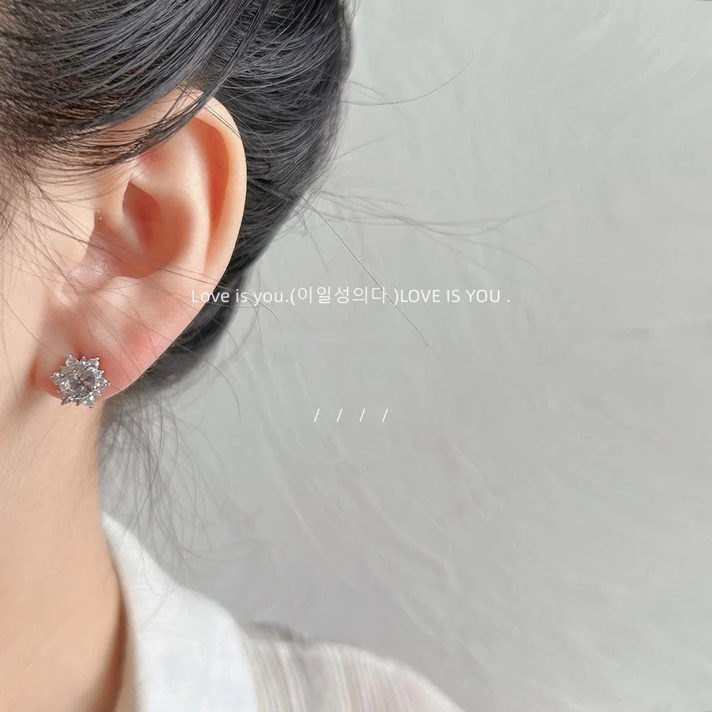 Mini Snowflake Micro Pave Zircon Copper Stud Earrings Silver Plated Pins For Women