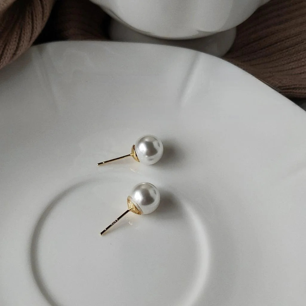 Korean Style Round Shell Pearl Stud Earrings Silver Plated Pin Minimalist Women's Jewelry
