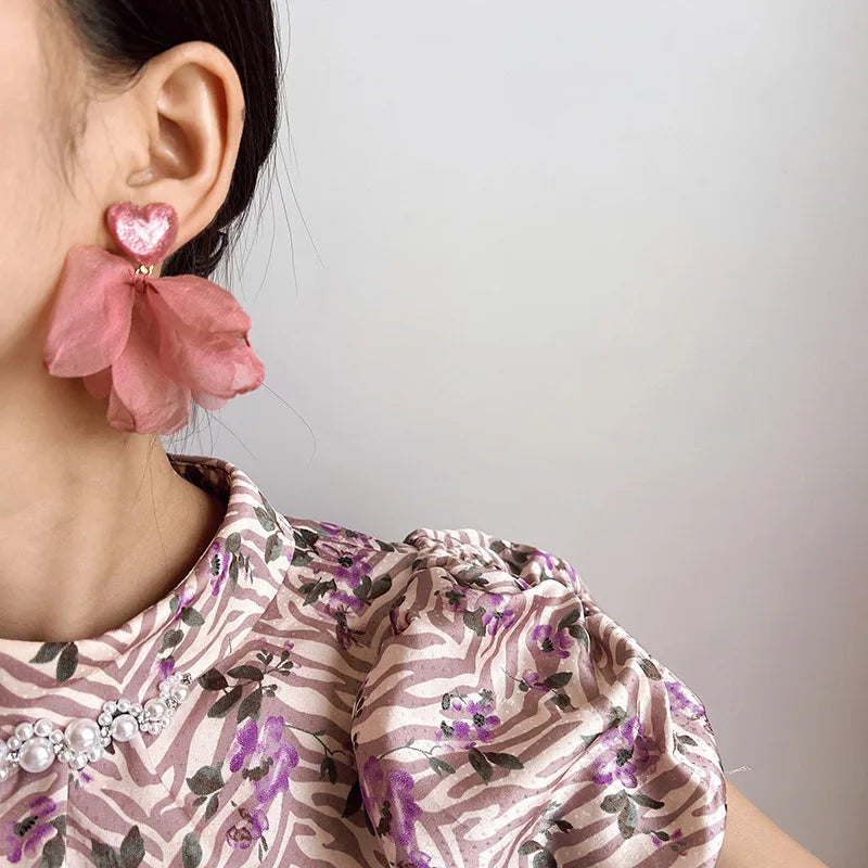 Elegant Pink Heart And Soft Flower Petal Alloy Stud & Clip On No Piercing Long Dangle Drop Earrings