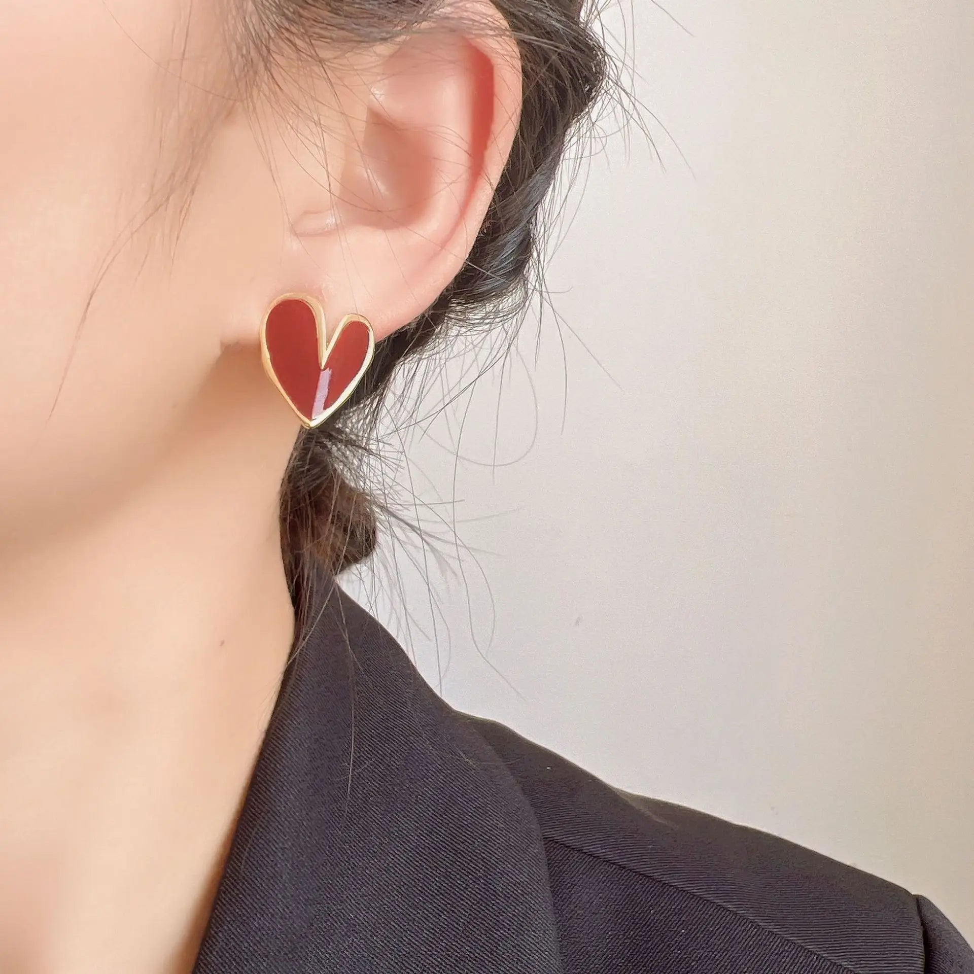 Luxury Red Enamel Heart Gold Tone Alloy Spiral Back Stud & Clip On No Piercing Women's Earrings