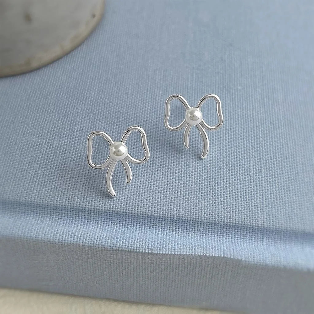 Sweet Cool Bow Knot Stud Earrings Copper Hollow Line Minimalist Women's Jewelry