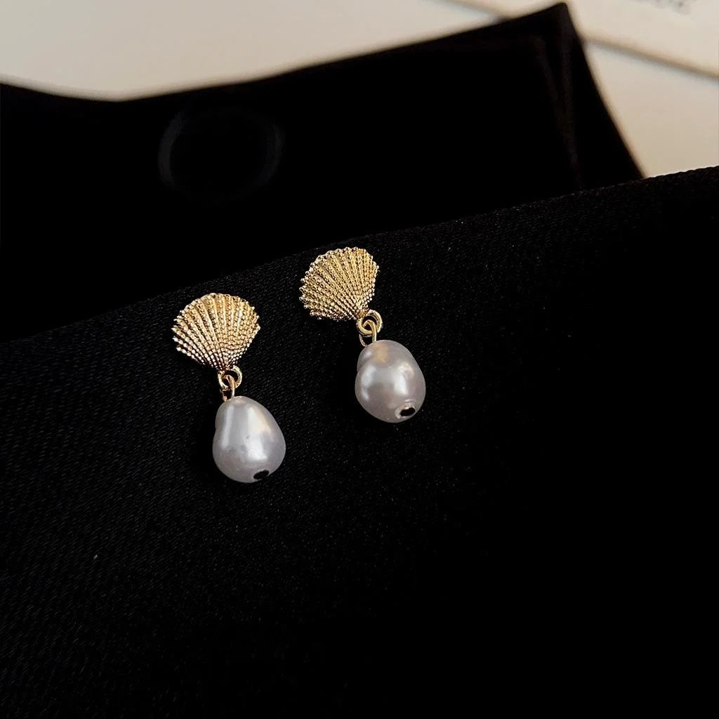 Light Luxury Shell Pearl Mini Drop Earrings Copper French Vintage Geometric Jewelry