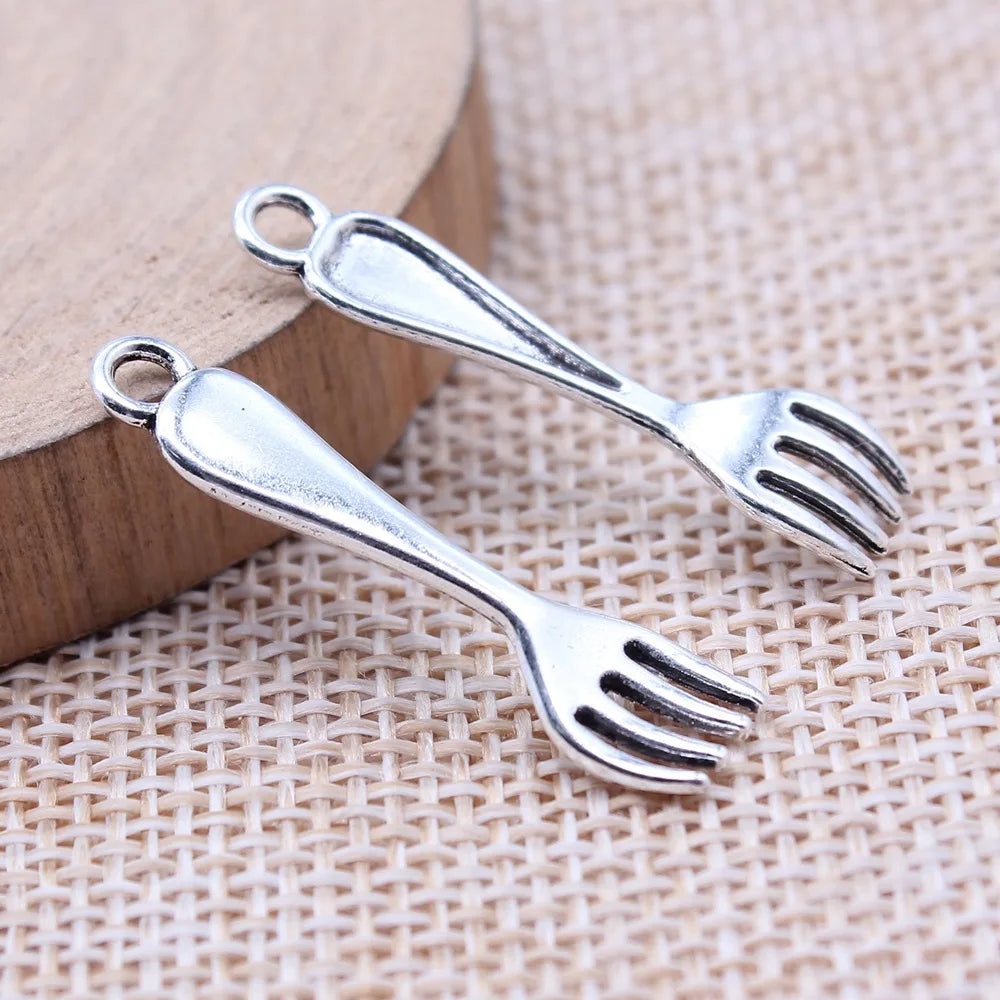 8x30mm 0.8g Antique Silver Tone Zinc Alloy Fork Charm Pendant for DIY Necklace Bracelet Jewelry