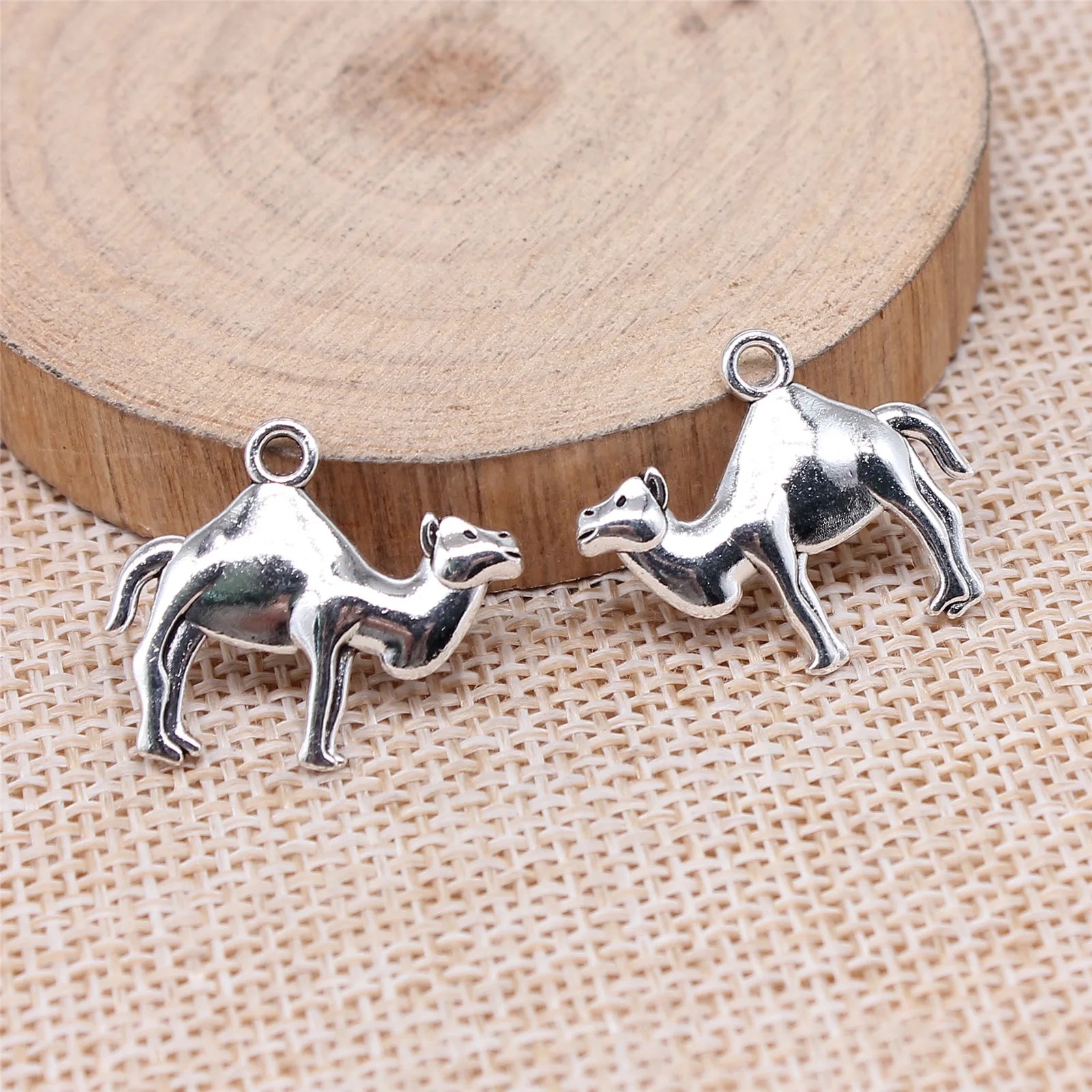 19x21mm 2.1g Antique Silver Tone Zinc Alloy Dromedary Camel Charm Pendant for DIY Jewelry Making