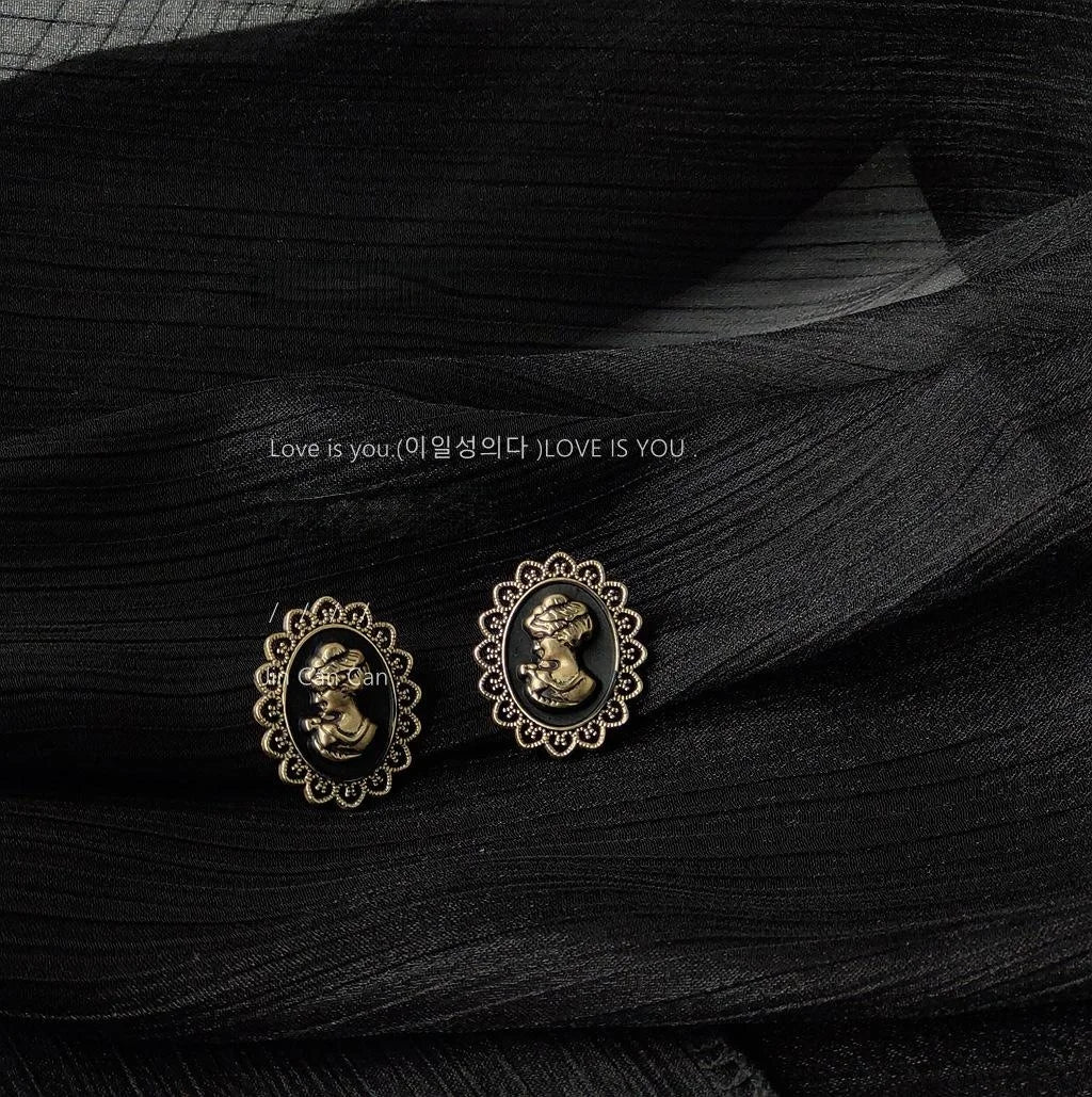 Alloy 3D Portrait Baroque Vintage Stud Earrings With Silver Plated Pins For Women