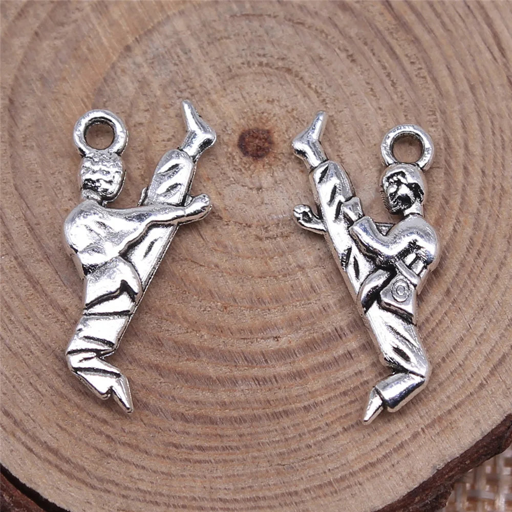 22x10mm 1.1g Antique Silver Zinc Alloy Martial Arts Athlete Charm Pendant for Sports DIY Jewelry Making