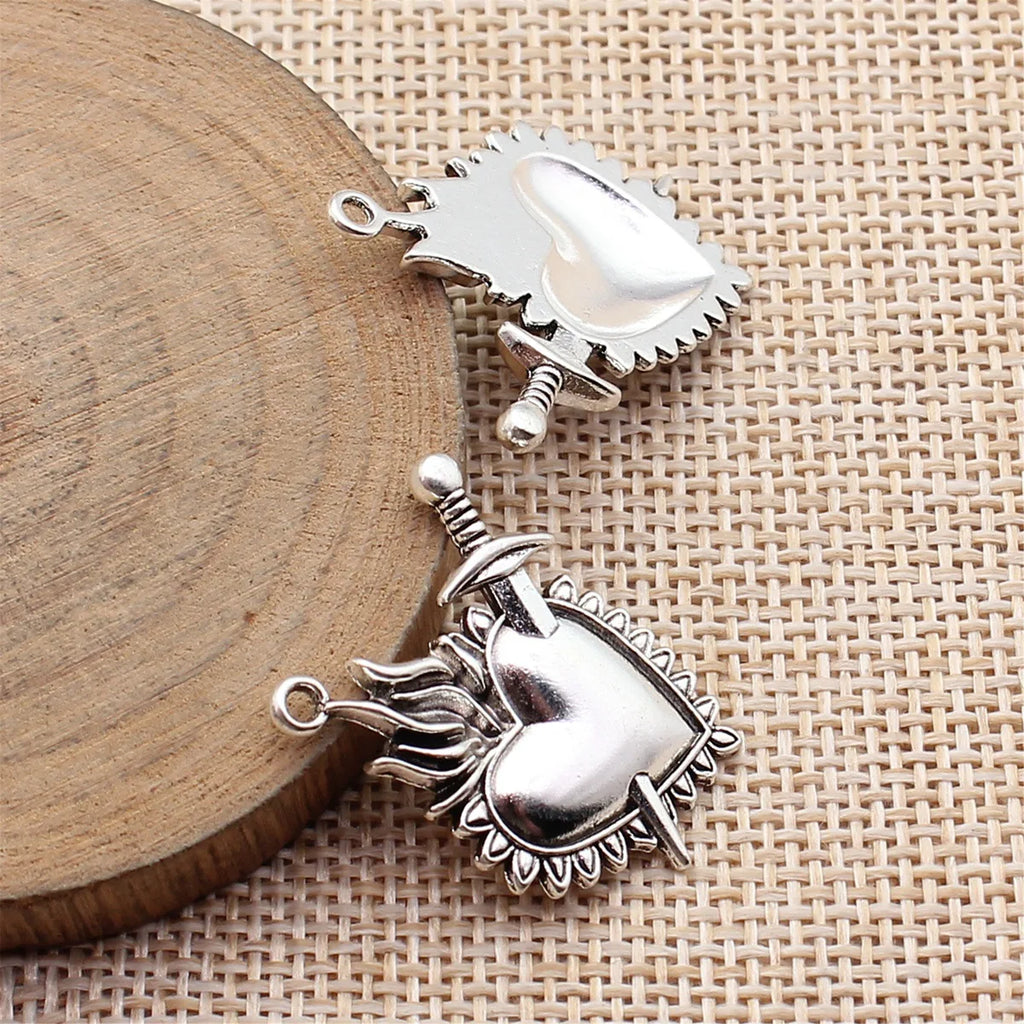 27x19mm 2.8g Antique Silver Tone Zinc Alloy Gothic Sword in Heart Charm Pendant for DIY Jewelry