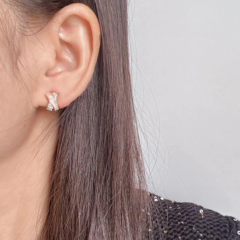 Elegant Shell Cross Rose Gold Tone Zircon Enamel Stud & Clip On No Piercing Commuter Luxury Earrings