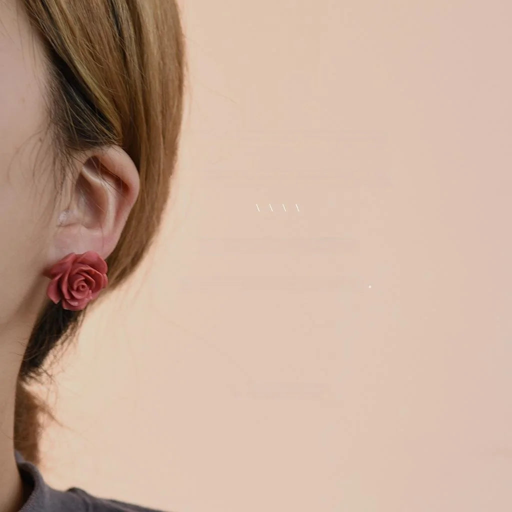 French Vintage Resin Rose Flower Stud Earrings Elegant 3D Floral Hong Kong Style Jewelry