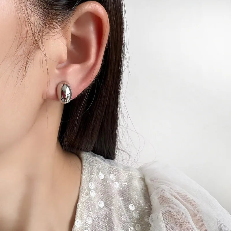 Elegant Smooth Gold Alloy Bean Oval Stud & Clip On No Piercing Minimalist Women's Fashion Earrings