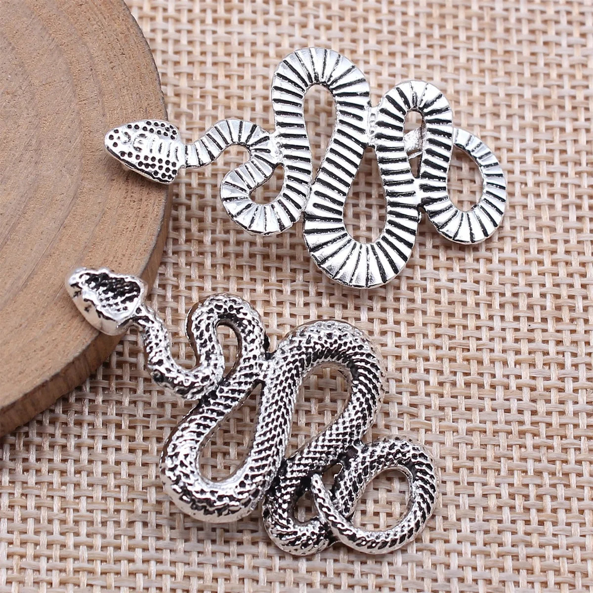 43x25mm 4.8g Antique Silver Zinc Alloy Snake Charm Pendant for DIY Necklace Bracelet Jewelry Making