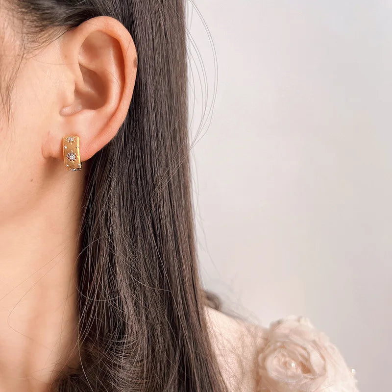 Unique Two Tone C Hoop Alloy Rhinestone Spiral Disc Stud & Clip On No Piercing Luxury Earrings