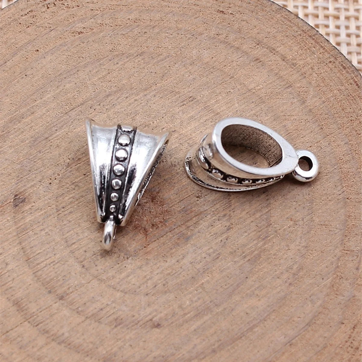 16x11x7mm 1.1g Antique Silver Zinc Alloy Inverted Triangle Three Hole Pendant Bail Connector for DIY Jewelry