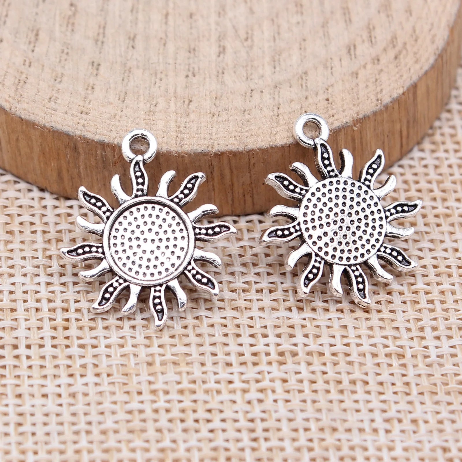 21x17mm 1.3g Antique Silver Zinc Alloy Sunflower Charm Pendant for DIY Necklace Bracelet Making