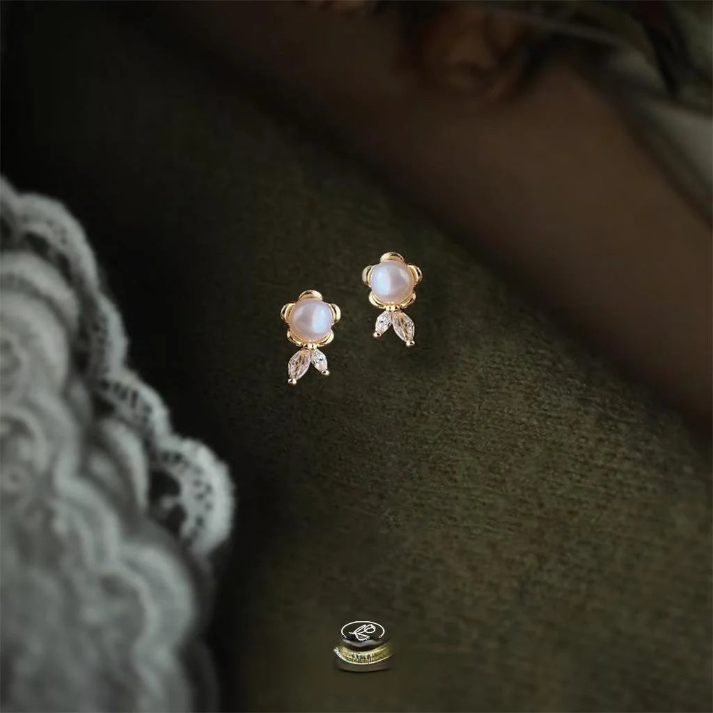 Light Luxury 14K Gold Plated Copper Mini Flower Stud Earrings With Freshwater Pearl Micro Pave Zircon