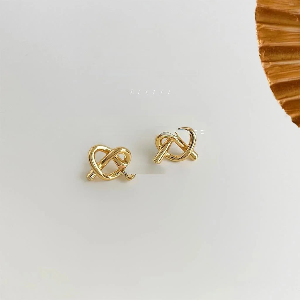 14K Plated Copper 3D Heart Stud Earrings Sweet Cool Niche Design Jewelry