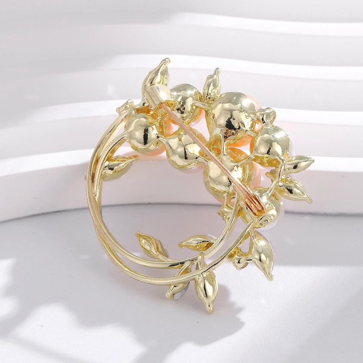 Elegant Pearl Rhinestone Floral Wreath Brooch For Women, Gold Alloy Lapel Pin Corsage Shawl Suit Accessory Gift