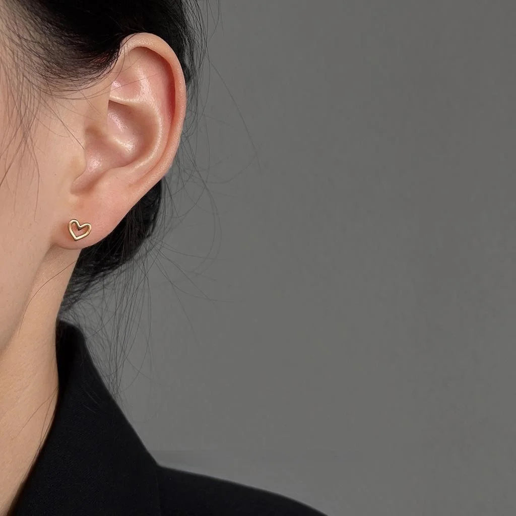 Small Minimalist Copper Hollow Heart Stud Earrings Fashion Commuter Versatile Jewelry
