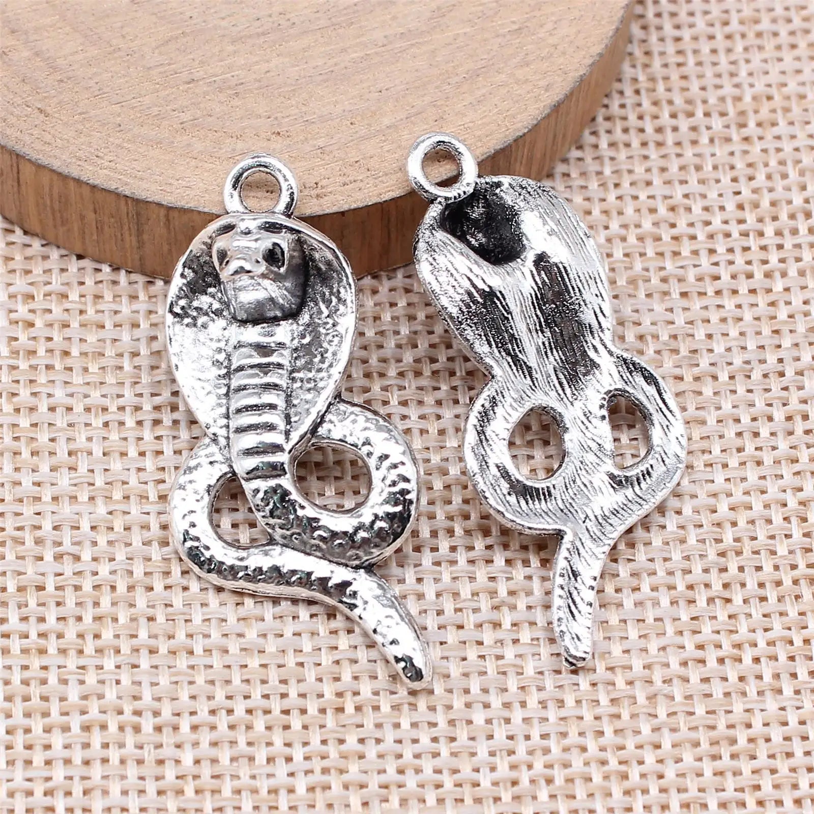 41x19mm 4.4g Antique Silver Zinc Alloy Cobra Charm Pendant for DIY Necklace Bracelet Jewelry Making