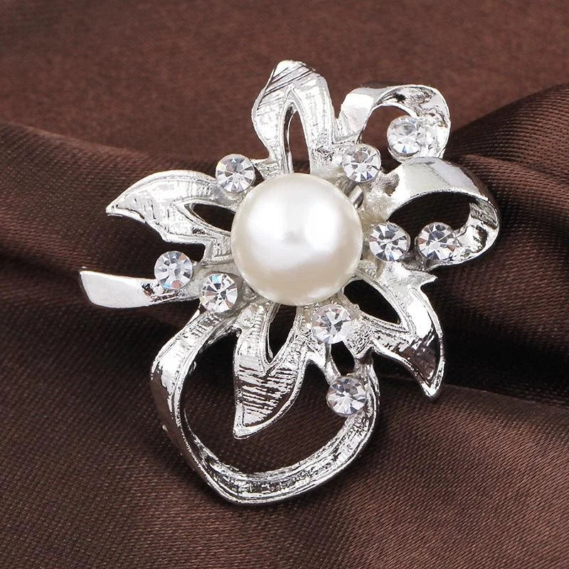 Elegant Korean Style Pearl Rhinestone Flower Brooch Pin For Bridal Corsage Shawl Clasp Lapel Suit Accessory