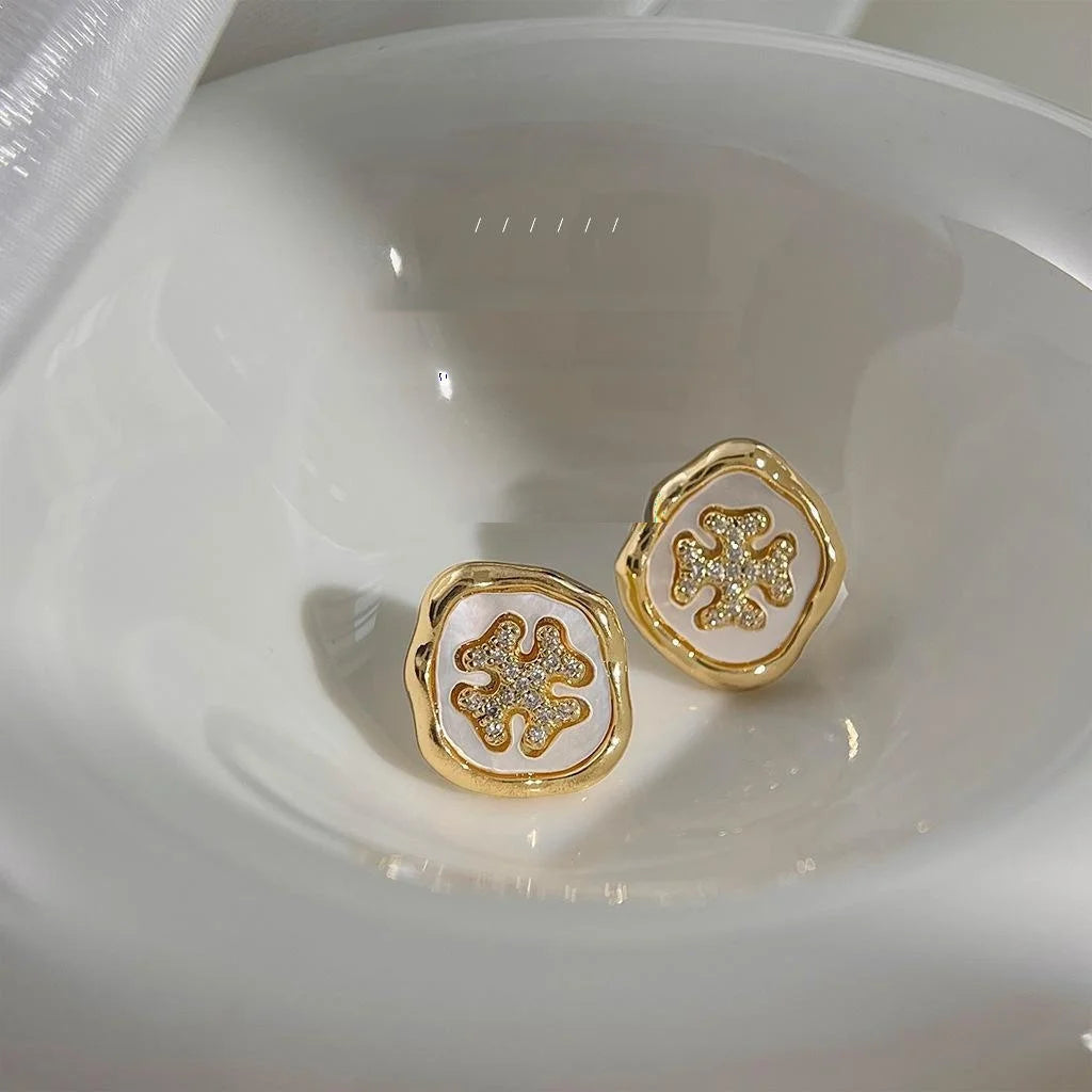 Light Luxury Natural Shell Flower Stud Earrings, Irregular Geometric Copper