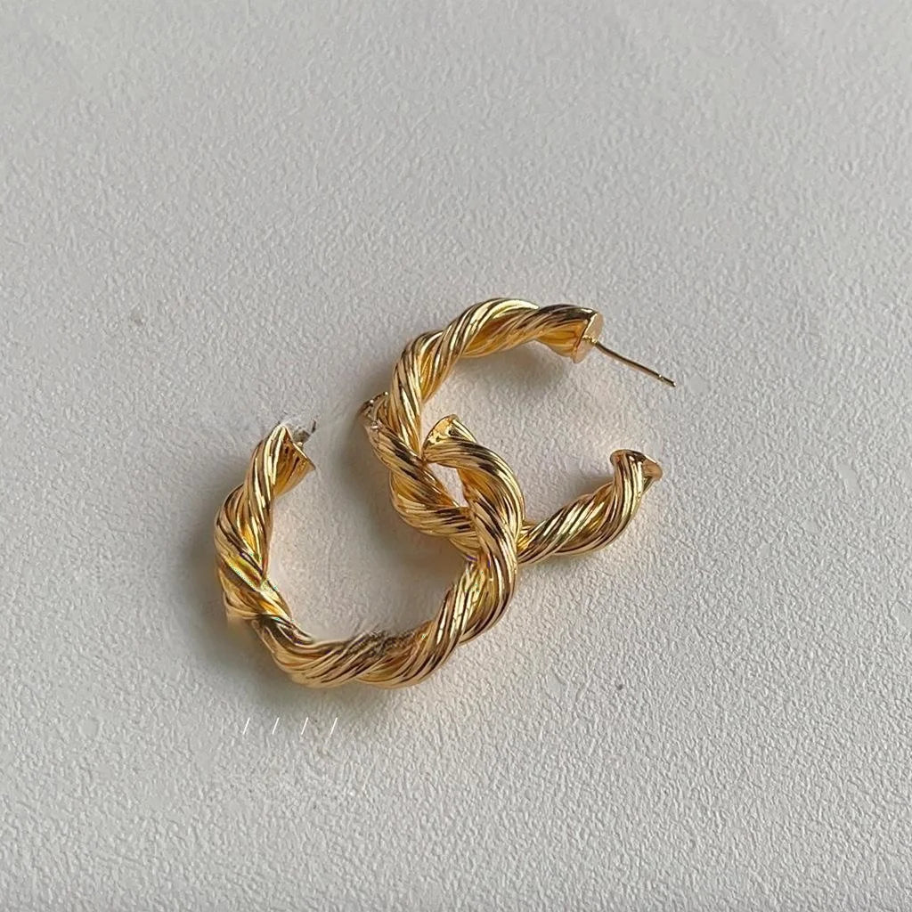 14K Plated Copper Twisted C Shape Hoop Earrings High End Geometric Wire Wrapped Fashion Jewelry
