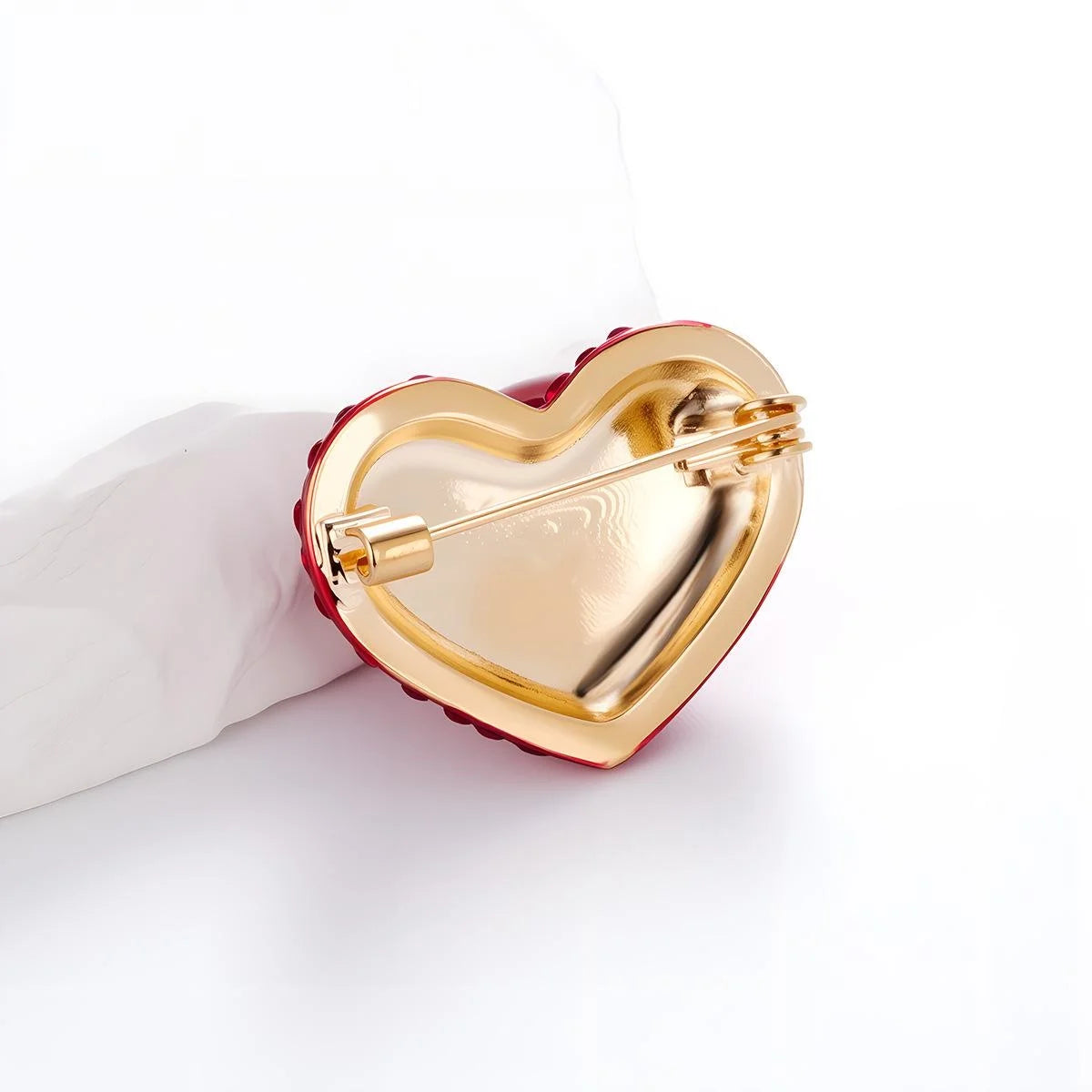 Elegant Red Heart Rhinestone Brooch Sparkling Crystal Love Lapel Pin Corsage Suit Accessory Gift