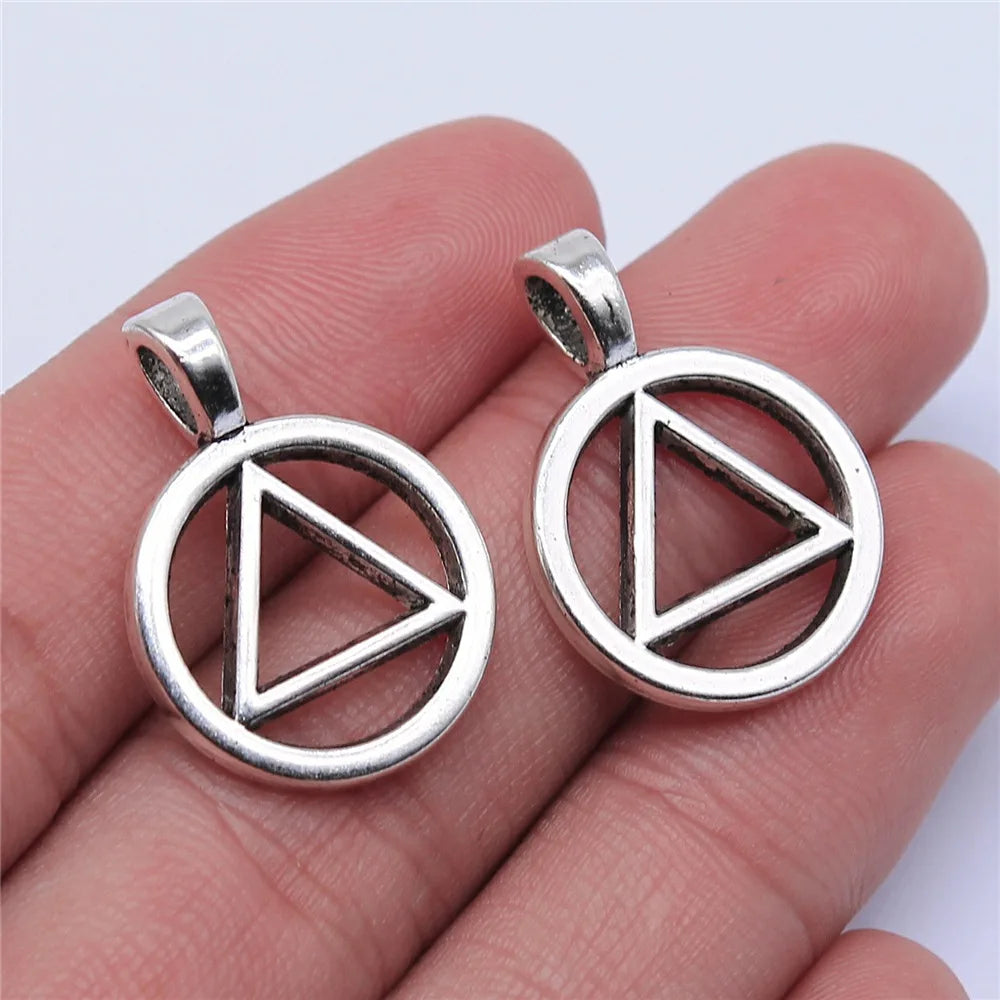 26x19mm 2.6g Antique Silver Zinc Alloy Geometric Triangle Symbol Charm Pendant for DIY Jewelry