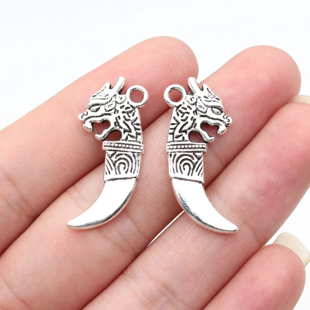 30x13mm 2.1g Antique Silver Zinc Alloy Faux Wolf Tooth Charm Pendant for DIY Necklace Jewelry