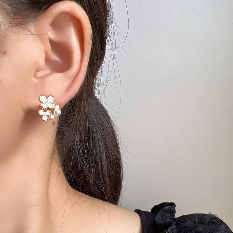 Elegant Enamel Flower Pearl Rhinestone Alloy Stud & Clip On No Piercing Small Floral Earrings