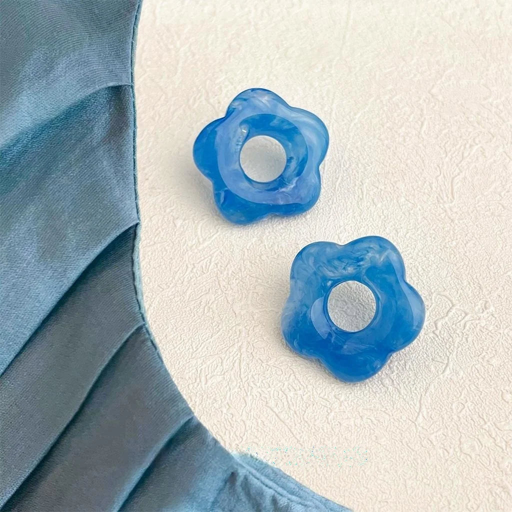 Sweet Gradient Blue Acrylic Hollow Flower Stud Earrings Minimalist Floral Jewelry