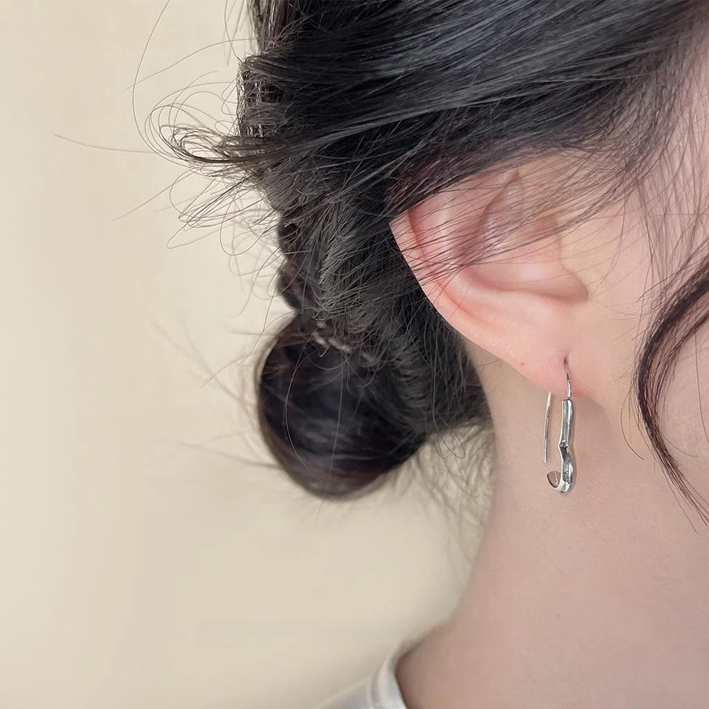 Minimalist Silver Smooth Copper Hollow Heart Hoop Earrings For Women Commuter Fashion Jewelry