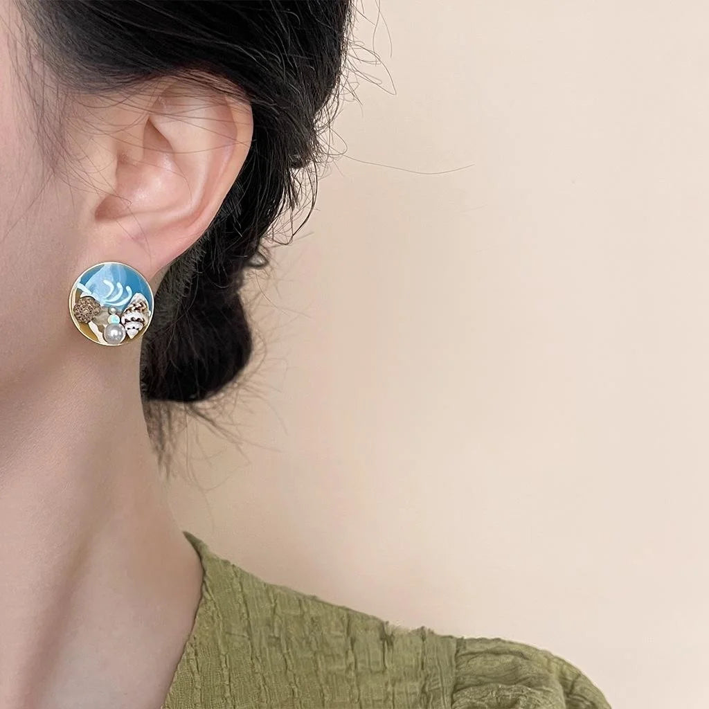 High Gloss Pearl Natural Conch Stud Earrings, Vacation Ocean Beach Geometric Jewelry