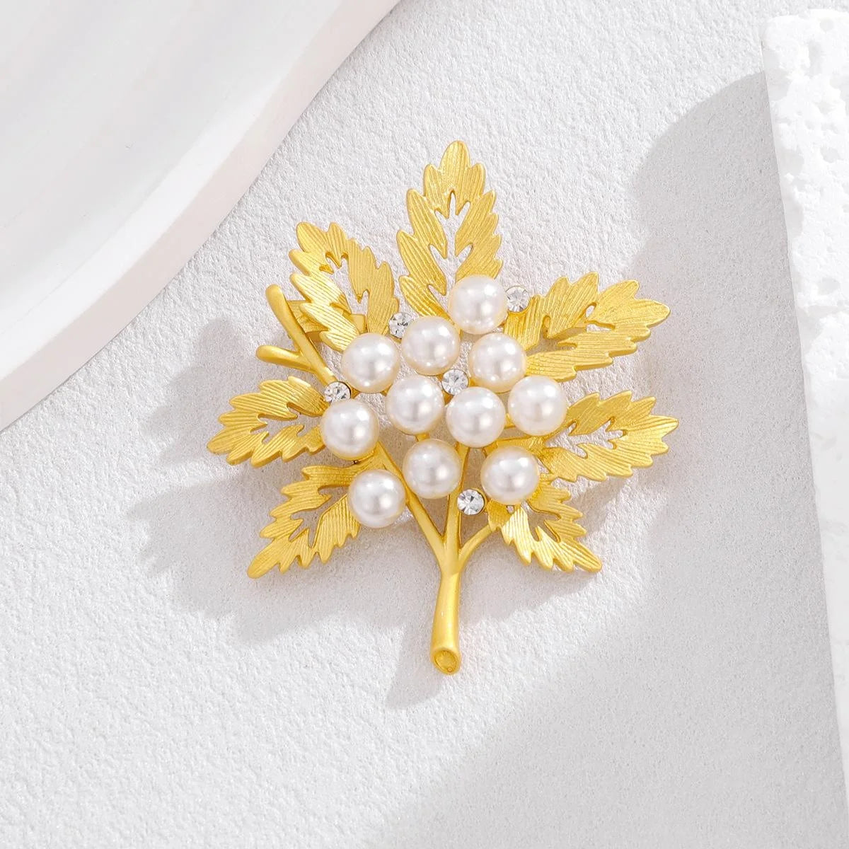 Elegant Gold Alloy Maple Leaf Brooch With Faux Pearls And Rhinestones, Luxury Lapel Pin Suit Accessory