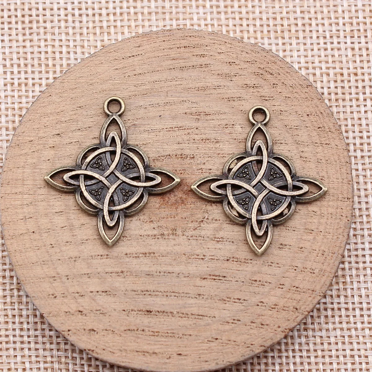28x25mm 1.8g Multicolor Zinc Alloy Skull Celtic Knot Charm Pendant for DIY Necklace Bracelet Making