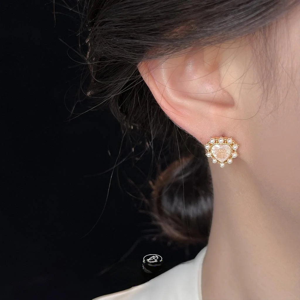 Light Luxury 14K Gold Plated Copper Heart Stud Earrings