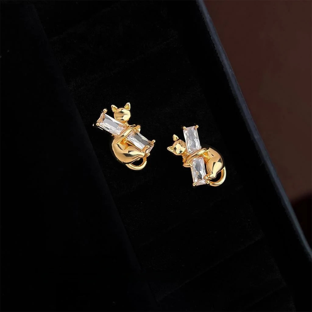 Original Cat Zircon Inlaid Copper Stud Earrings Designer Geometric Style
