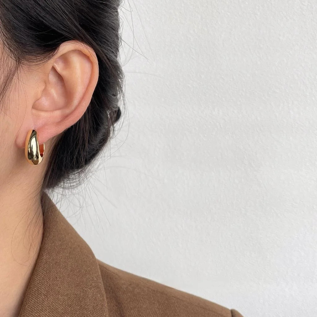 18K Gold Plated Copper Oval Geometric Stud Earrings French Light Luxury Thick Earcuff Style